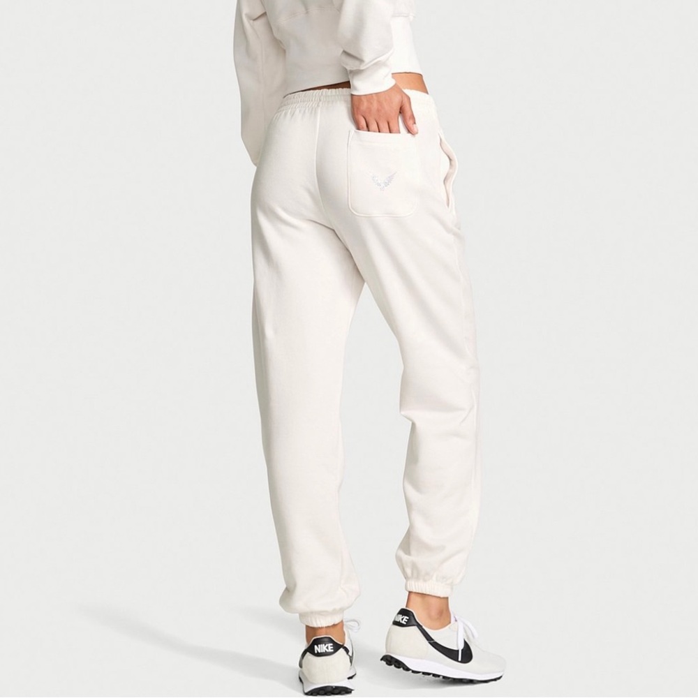 Victoria's Secret Sweatshirt and Sweatpants Set. - Picture 8 of 8